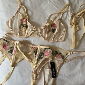 NWT LOUNGE \\ floral lace embroidered lingerie set